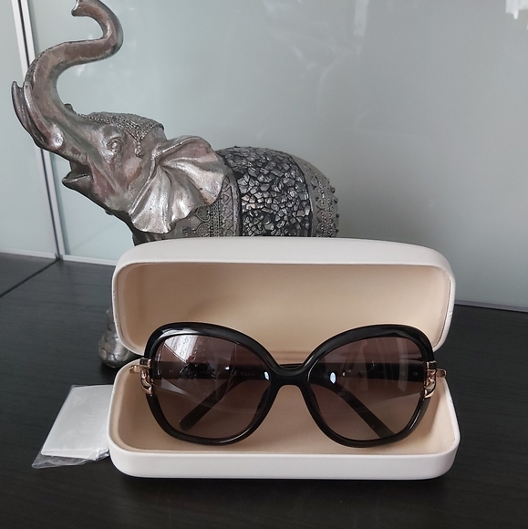 Chloe Accessories - Authentic Chloe women sunglasses